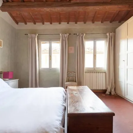 Medieval Tower House Near Ponte Vecchio - Apartment *